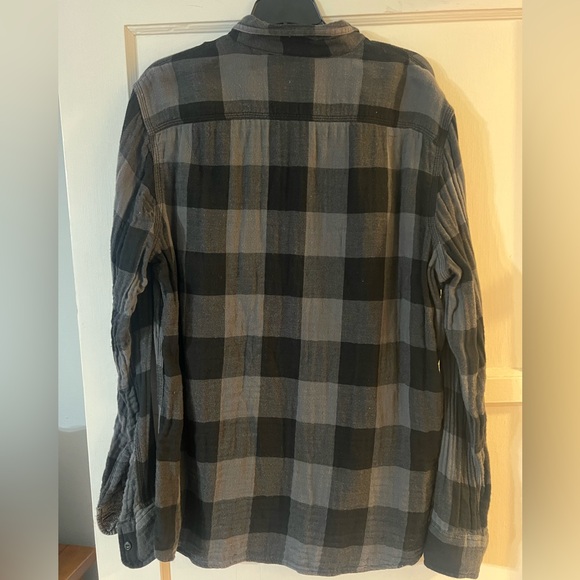 Men’s Nordstrom plaid button down - Picture 3 of 3